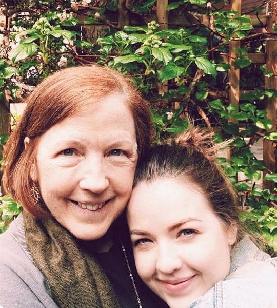 Aislinn Paul Mother biographyguy.com
