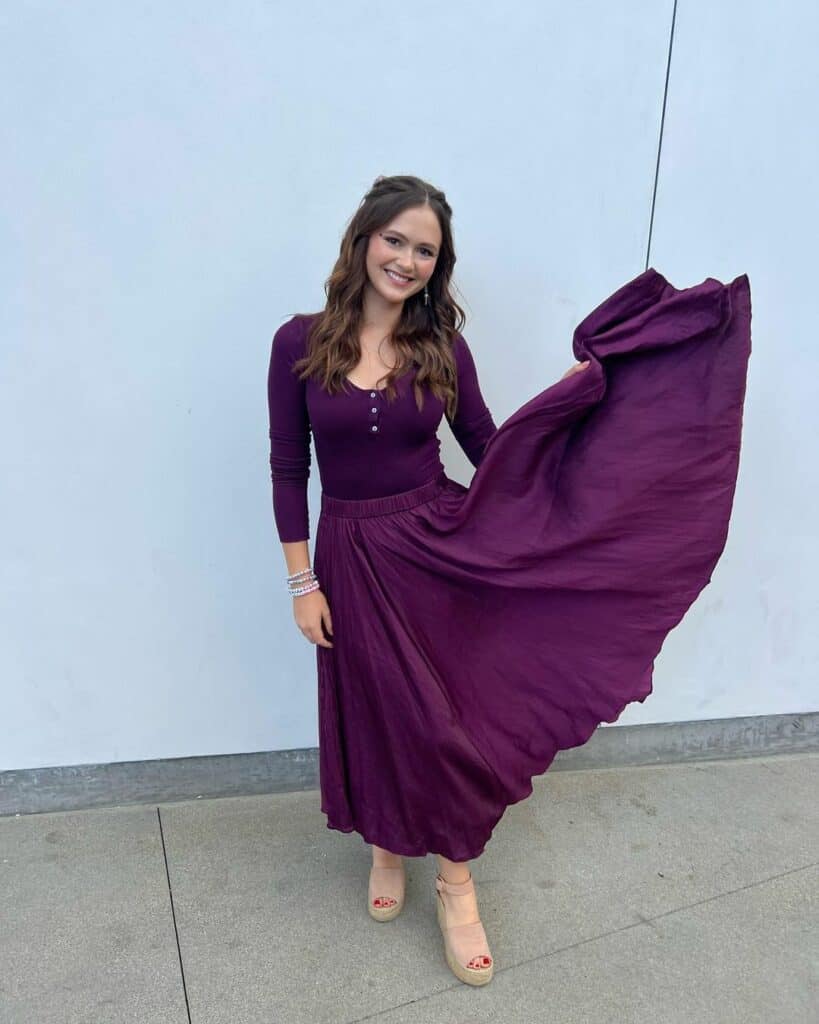 Olivia Sanabia Height biographyguy.com