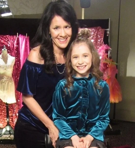 Elliana Walmsley Mother Biographyguy.com