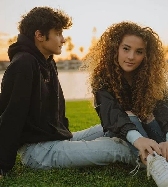 Sofie Dossi Boyfriend Biographyguy.com